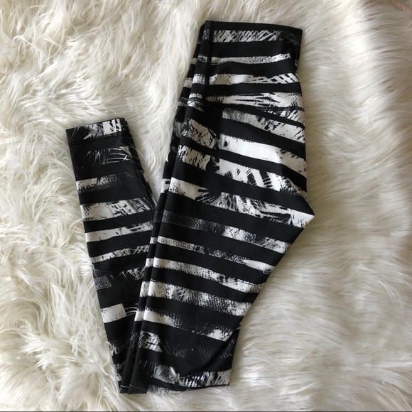 lululemon athletica Pants - Lululemon Shady Palms Rollover Pant